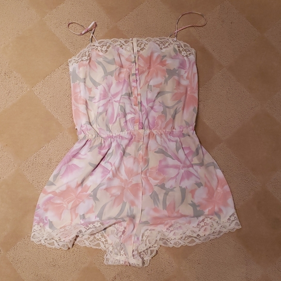 Victoria Secret Romper, Sz M - Picture 4 of 6
